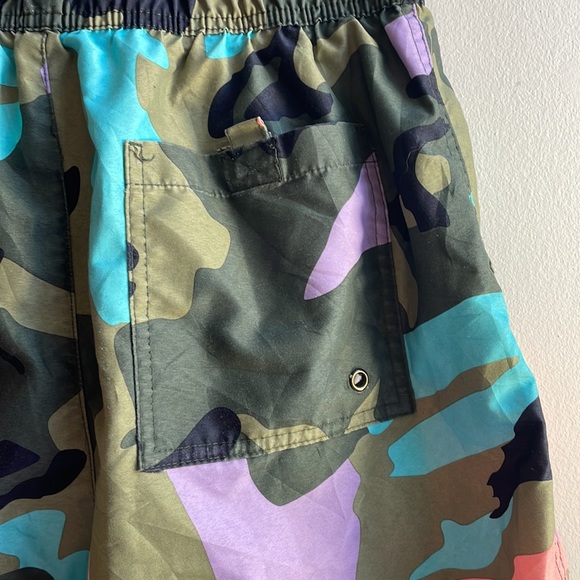 Colourful Camo Swim Trunks Forever 21 Men Size XS - Picture 4 of 6